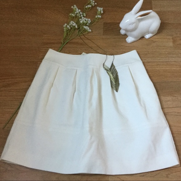 Guess by Marciano Dresses & Skirts - ☁️Wendi Miniskirt in White❕☁️